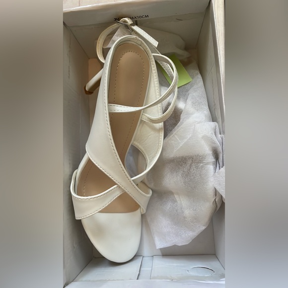 NWT-Criss Cross Stiletto Heeled Ankle Strap Sandals - Picture 9 of 10